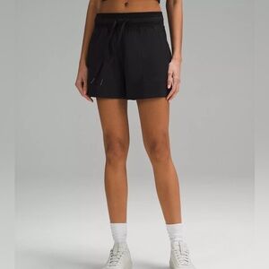 Lululemon Athletica Dance Studio HR 3.5” Shorts, Size 2, Oasis Black